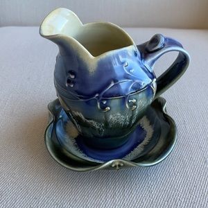 WATER OR SAUCE PITCHER AND PLATE